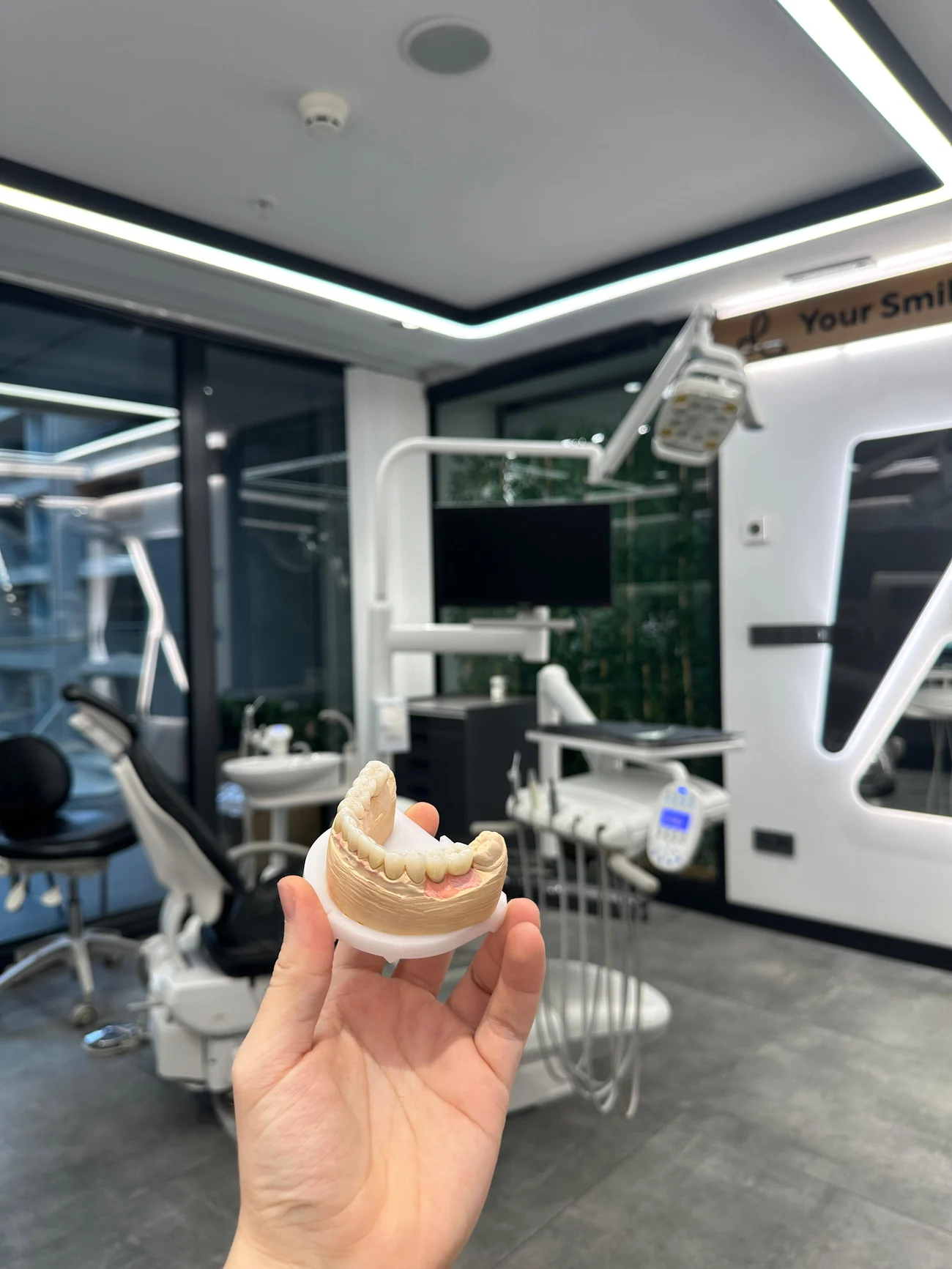 Batu Serter Smile Studio — Technology